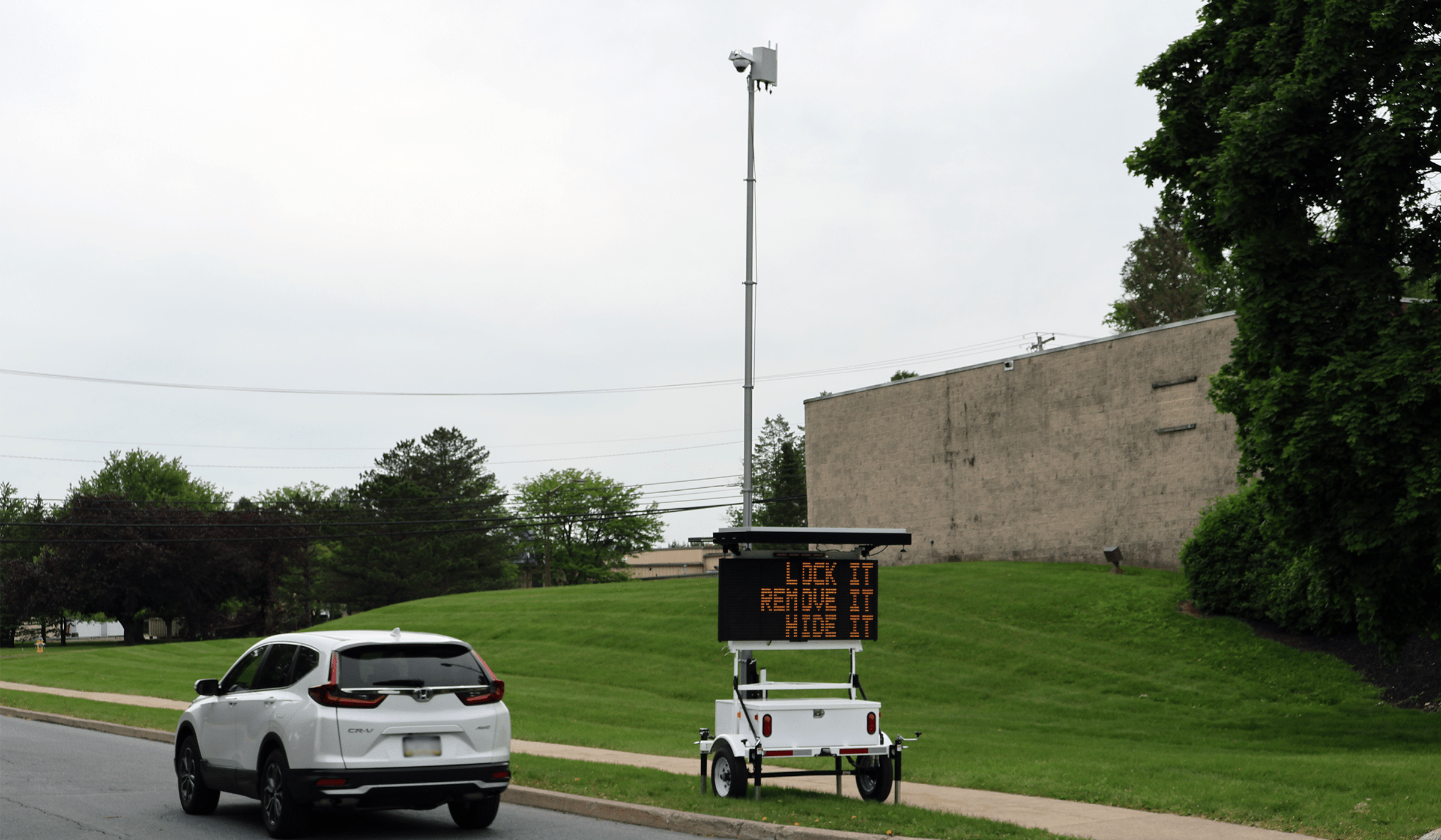 This camera trailer is easy to deploy and effective in improving safety